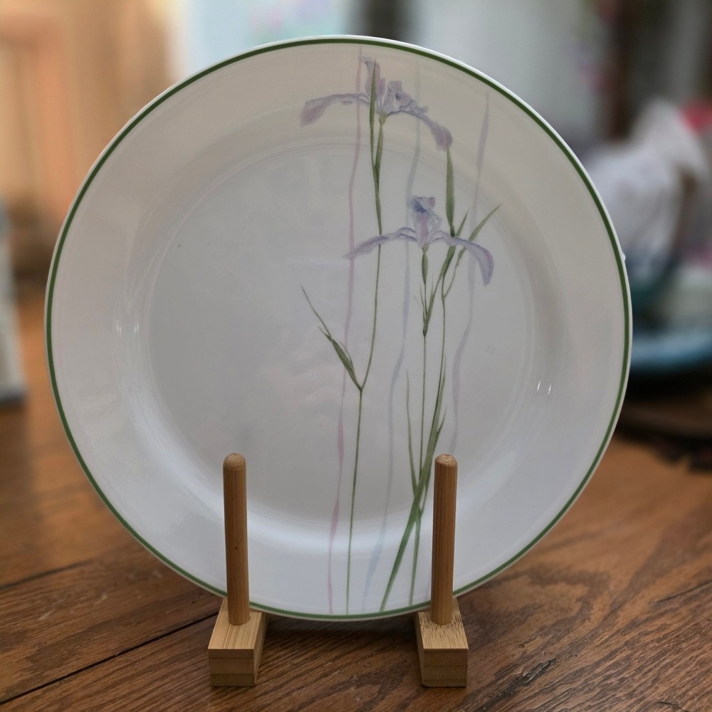 Corelle Shadow Iris 10.25" Dinner Plates Set of 4 Lavender Floral Replacement - Picture 2 of 4